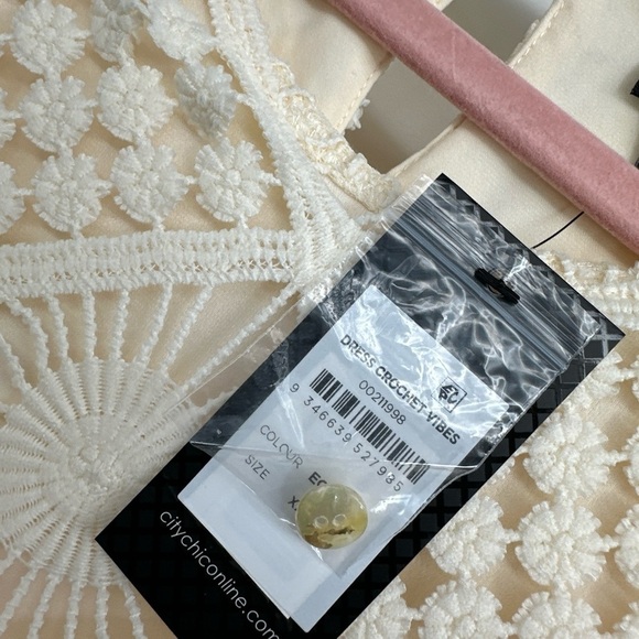 CITY CHIC Trendy Plus Size Crochet Vibes Mini Dress Size XXL 24 - Picture 3 of 6